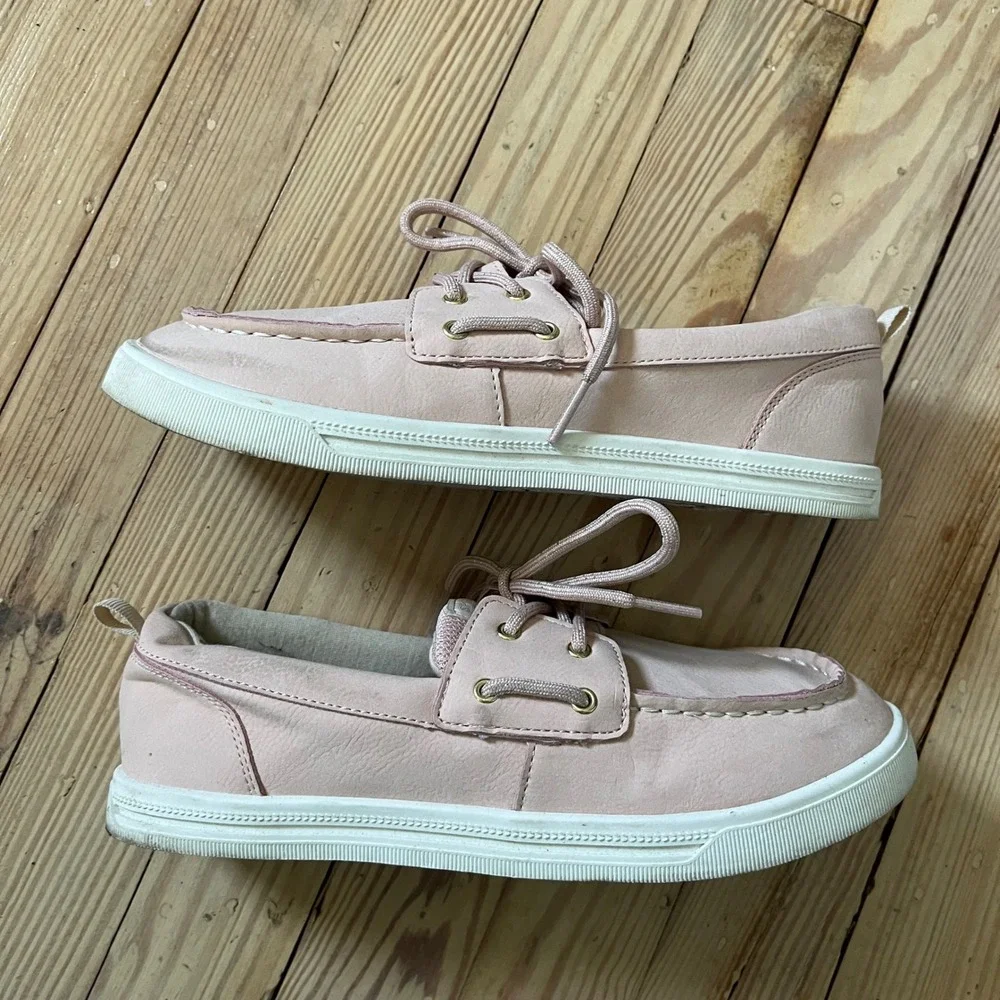 Sperry crest vibe
